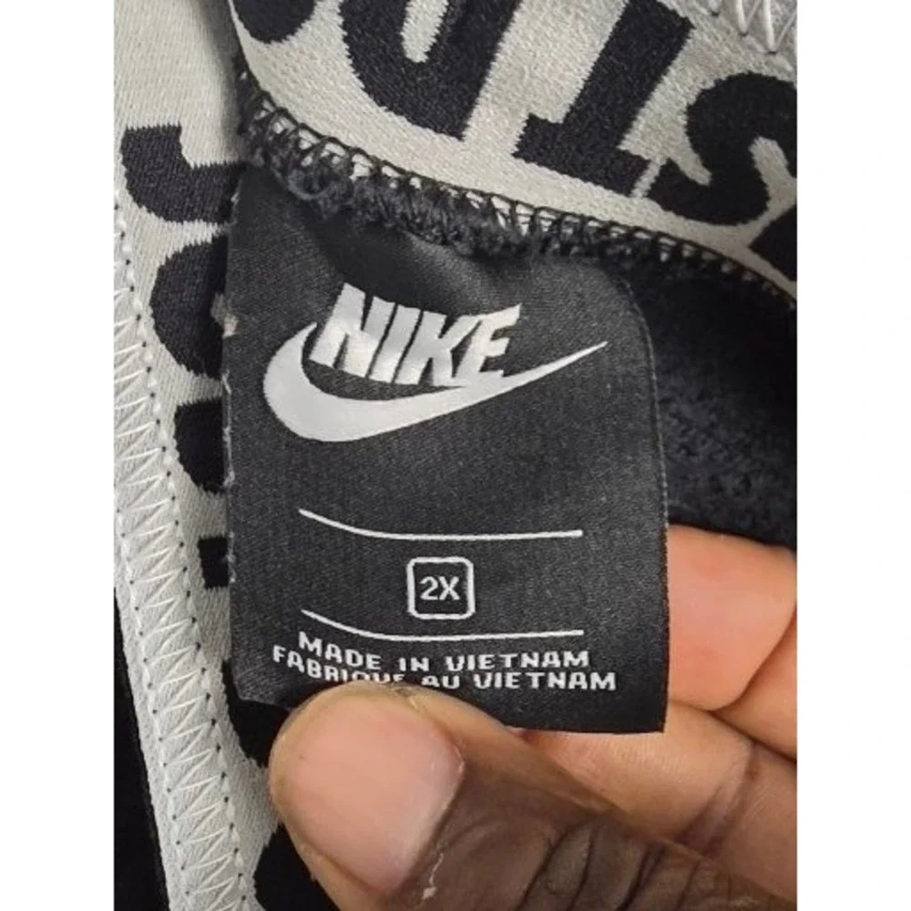 Nike sportswear club